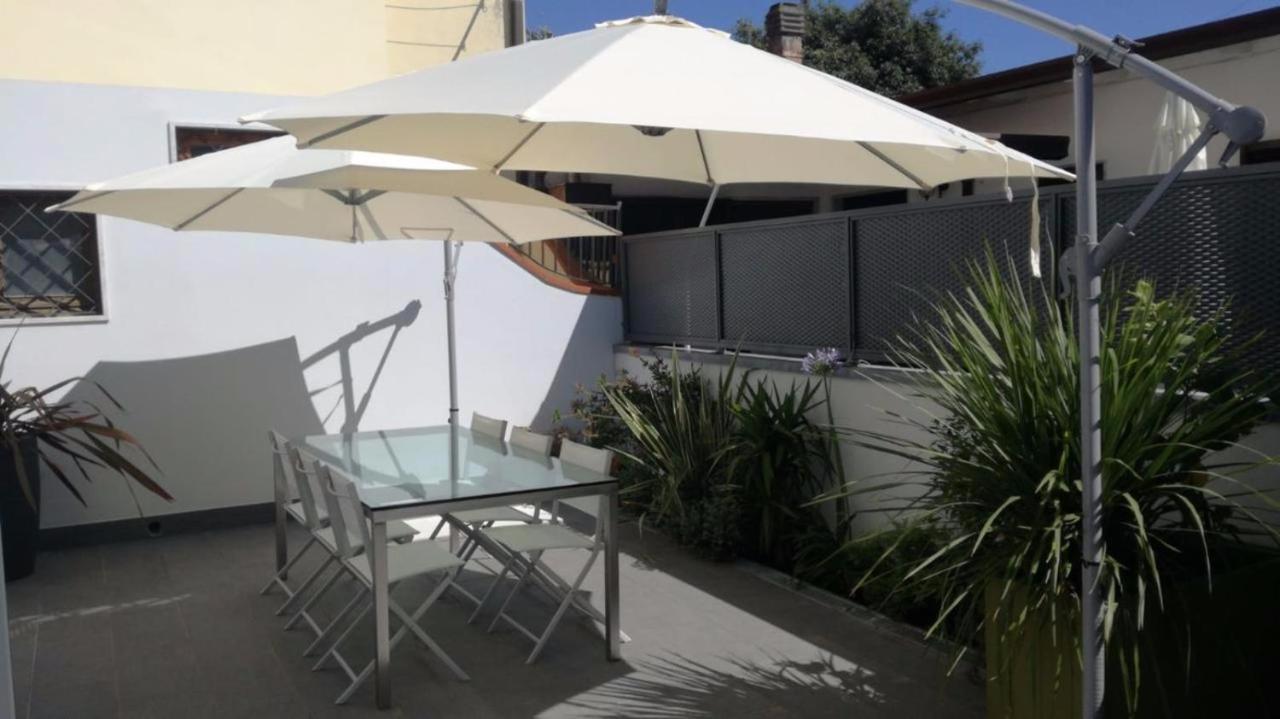 Bed and Breakfast 150 Latomare Marina Di Carrara Exterior foto